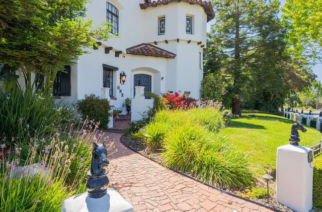 $2,128,000 | 1 Santa Lucia Avenue, Salinas, CA 93901