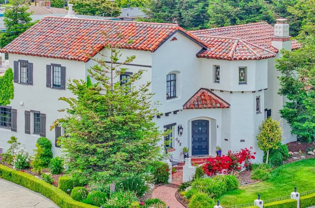 $2,128,000 | 1 Santa Lucia Avenue, Salinas, CA 93901