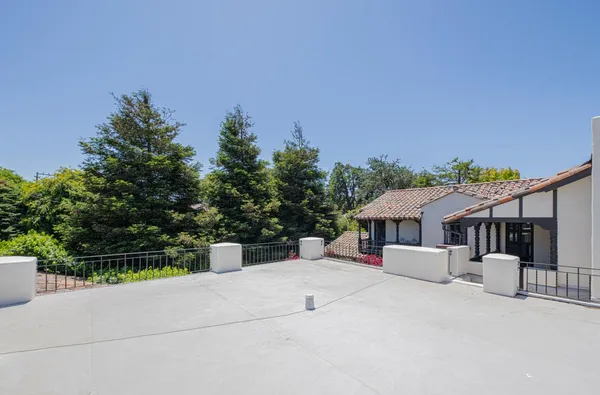 $2,098,000 | 1 Santa Lucia Avenue, Salinas, CA 93901