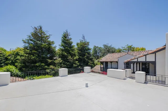 $2,128,000 | 1 Santa Lucia Avenue, Salinas, CA 93901