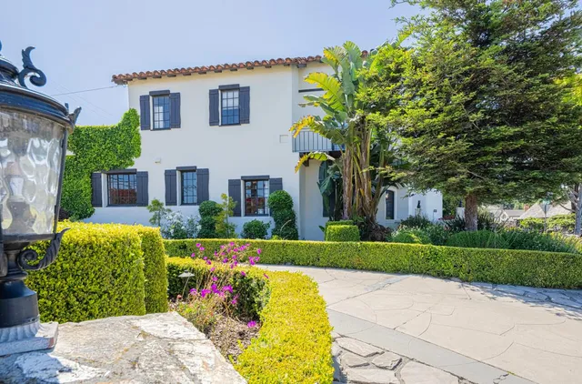 $2,128,000 | 1 Santa Lucia Avenue, Salinas, CA 93901