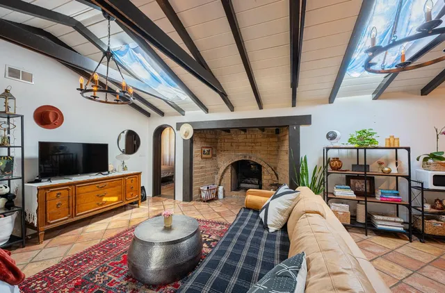 $2,128,000 | 1 Santa Lucia Avenue, Salinas, CA 93901