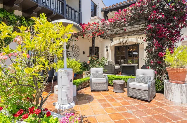 $2,128,000 | 1 Santa Lucia Avenue, Salinas, CA 93901