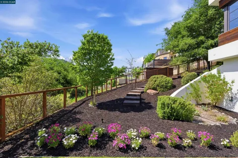 $4,195,000 | 11 Bigleaf Road, Orinda, CA 94563