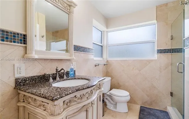 $6,995 | 601 North 44th Avenue, Hollywood, FL 33021