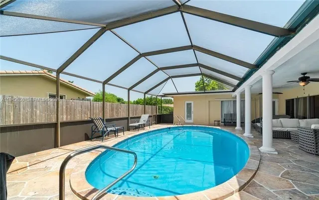 $6,995 | 601 North 44th Avenue, Hollywood, FL 33021