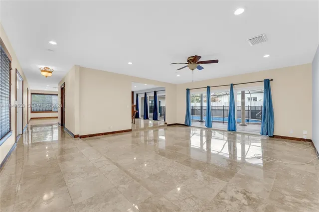 $6,750 | 601 North 44th Avenue, Hollywood, FL 33021