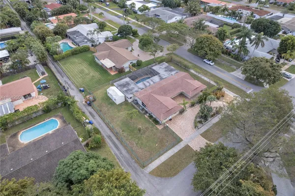 $6,000 | 601 North 44th Avenue, Hollywood, FL 33021