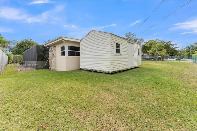 $6,750 | 601 North 44th Avenue, Hollywood, FL 33021