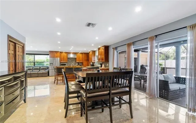 $6,995 | 601 North 44th Avenue, Hollywood, FL 33021