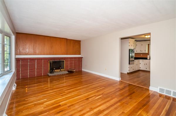14 Rockingham Avenue Lowell, MA 01851 - Photo 4 of 22 Gallery Image 4