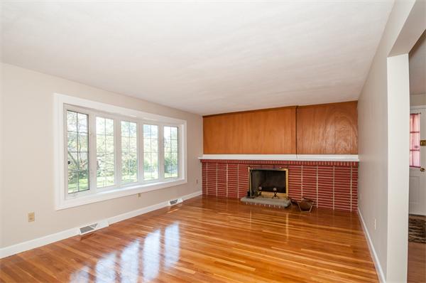 14 Rockingham Avenue Lowell, MA 01851 - Photo 5 of 22 Gallery Image 5