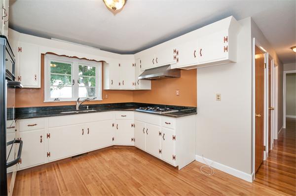 14 Rockingham Avenue Lowell, MA 01851 - Photo 8 of 22 Gallery Image 8