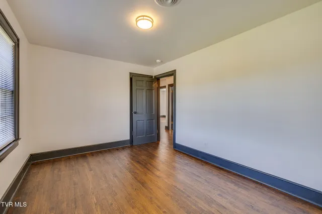 $1,700 | 837 East State Street, Bristol, TN 37620