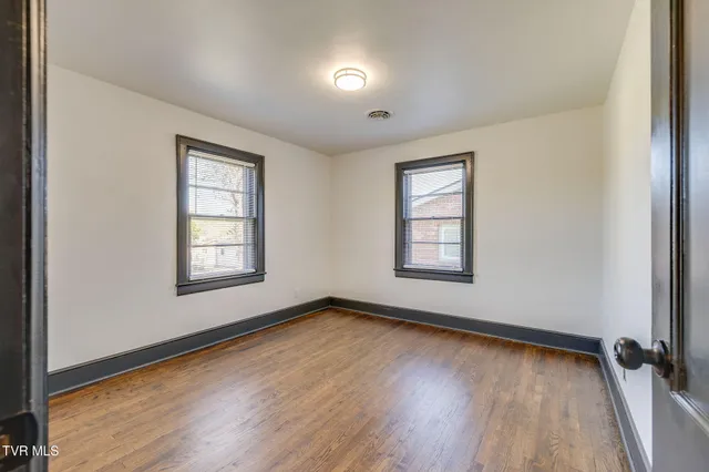 $1,700 | 837 East State Street, Bristol, TN 37620