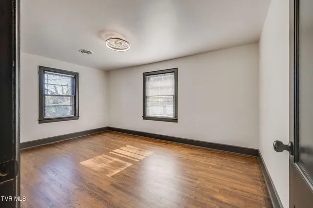 $1,700 | 837 East State Street, Bristol, TN 37620