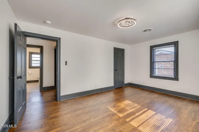 $1,700 | 837 East State Street, Bristol, TN 37620