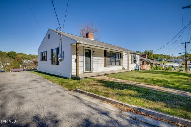 $1,700 | 837 East State Street, Bristol, TN 37620