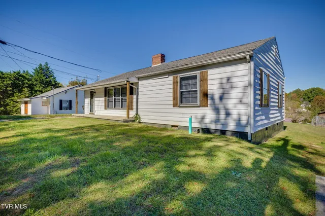 $1,700 | 837 East State Street, Bristol, TN 37620