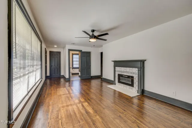 $1,700 | 837 East State Street, Bristol, TN 37620