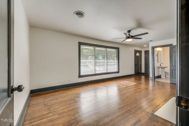 $1,700 | 837 East State Street, Bristol, TN 37620