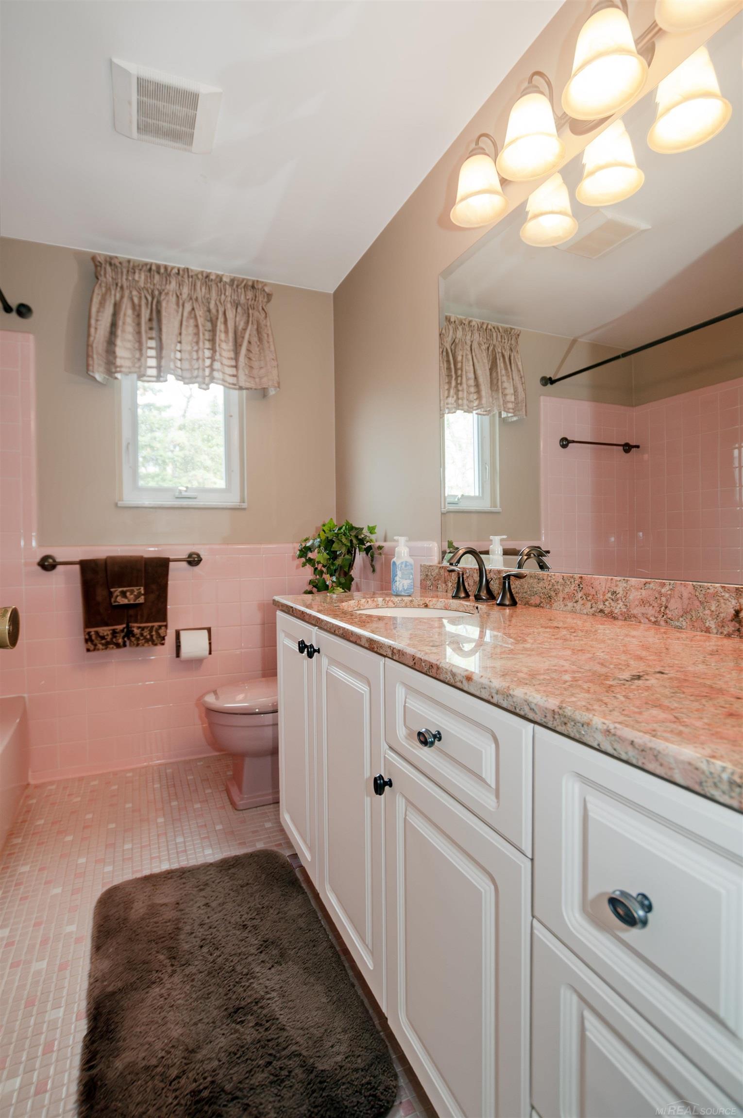 1010 Canterbury Road Grosse Pointe Woods, MI 48236 - Photo 48 of 65