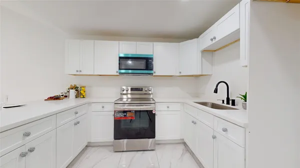 $2,000 | 7415 Alcomita Drive, Houston, TX 77083