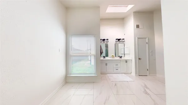 $2,000 | 7415 Alcomita Drive, Houston, TX 77083