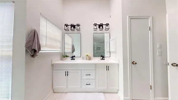 $2,000 | 7415 Alcomita Drive, Houston, TX 77083