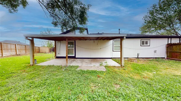 $2,000 | 7415 Alcomita Drive, Houston, TX 77083