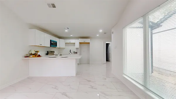 $2,000 | 7415 Alcomita Drive, Houston, TX 77083