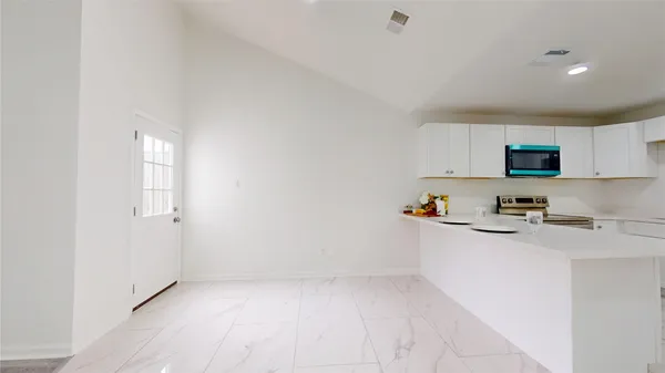 $2,000 | 7415 Alcomita Drive, Houston, TX 77083