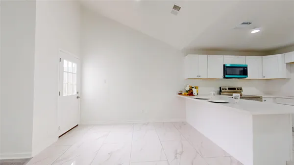 $2,000 | 7415 Alcomita Drive, Houston, TX 77083