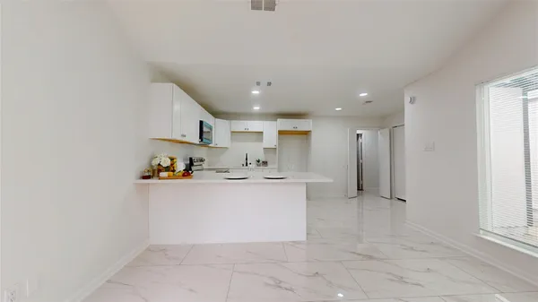 $2,000 | 7415 Alcomita Drive, Houston, TX 77083