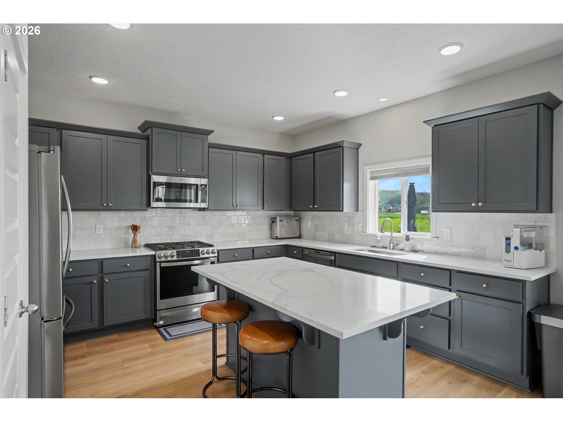 3054 Mosey Avenue Albany, OR 97321 - Photo 13 of 47