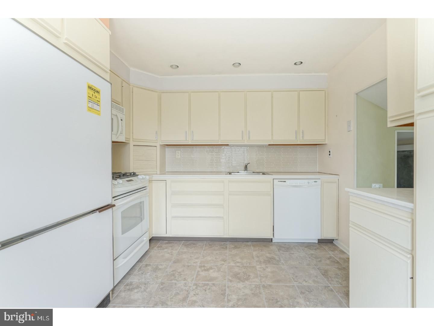 1161 Bloomdale Road Philadelphia, PA 19115 - Photo 11 of 24 Gallery Image 11