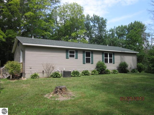11286 Edgar Road Riverdale, MI 48877 - Photo 2 of 17 1790862-1.JPG