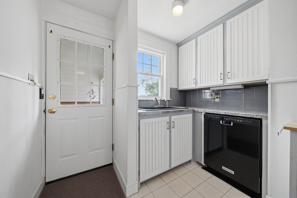 36 Holbrook Road North Andover, MA 01845 - Photo 25 of 32