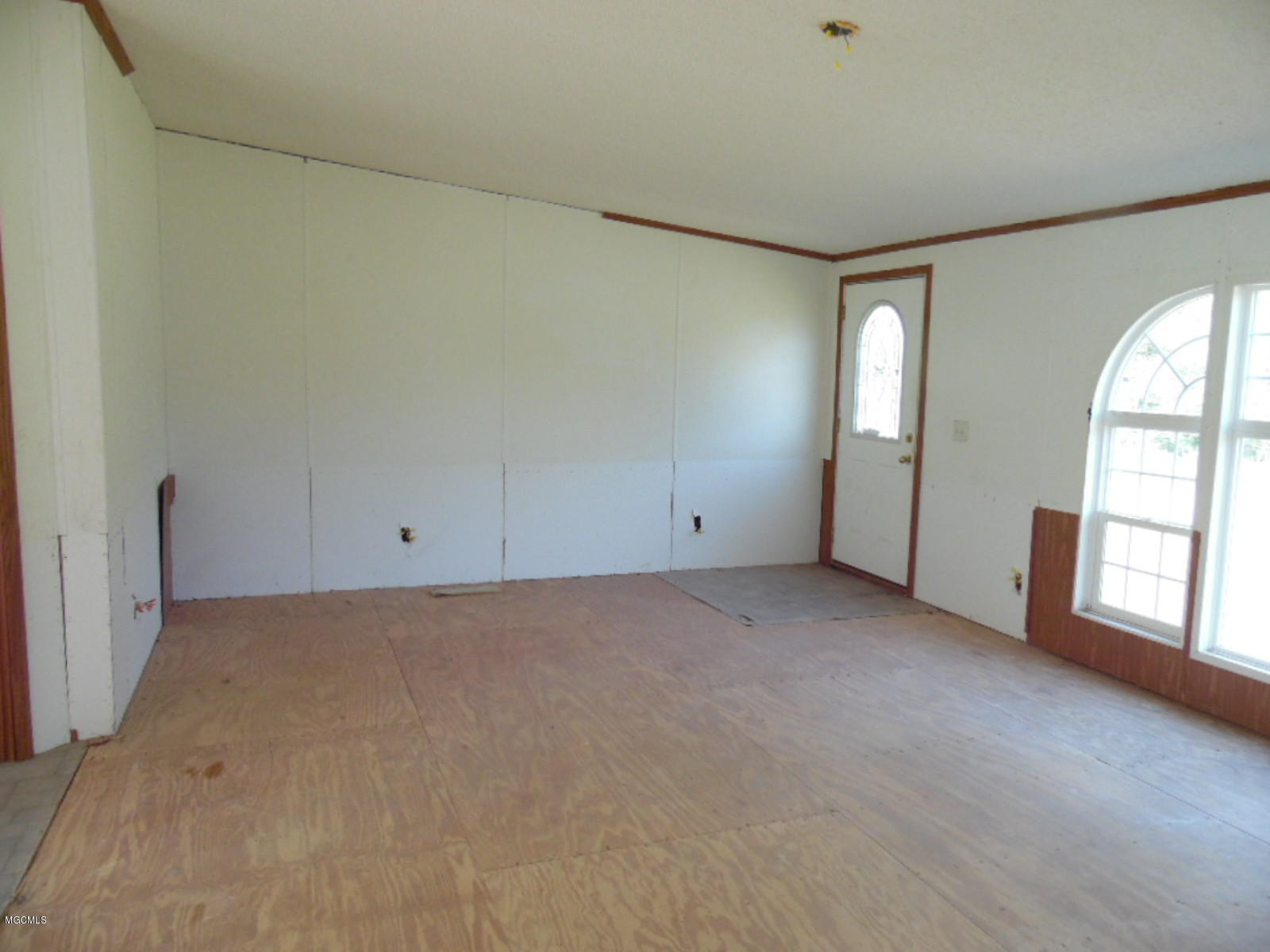 25140 Elmer Ladner Road Pass Christian, MS 39571 - Photo 2 of 13 living