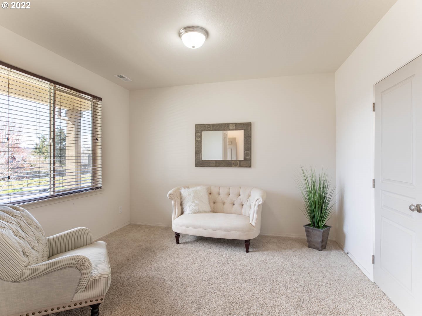 4664 Rocky Road Springfield, OR 97478 - Photo 7 of 21 a living room with furniture and a potted plant