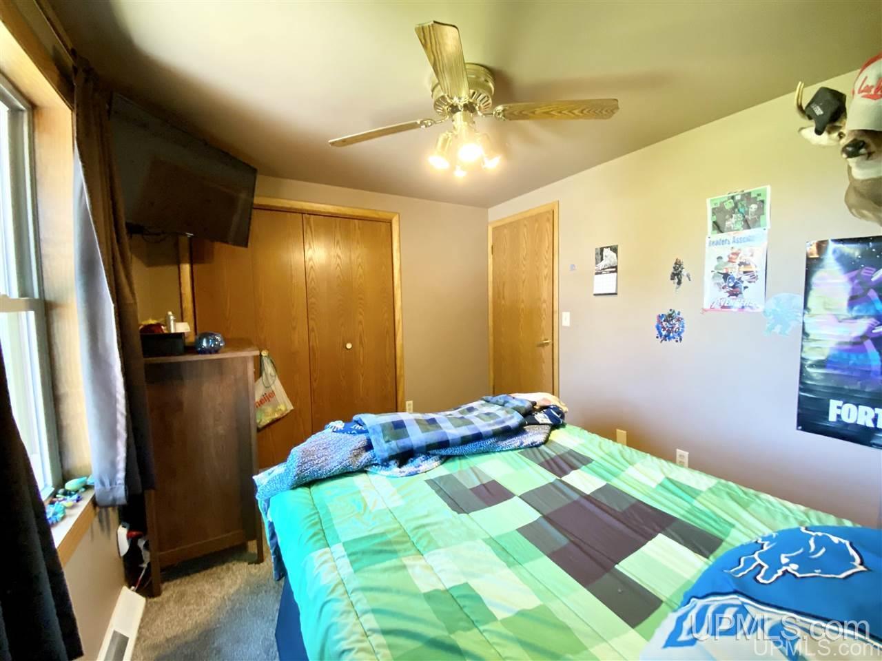 6662 N Road Escanaba, MI 49829 - Photo 7 of 40