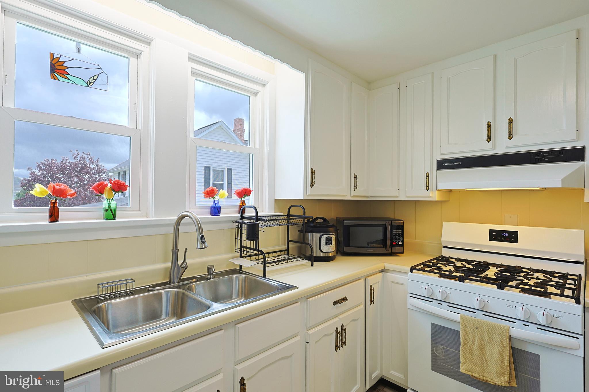 11101 Welsh Hill Road Southwest Frostburg, MD 21532 - Photo 11 of 43 Kitchen