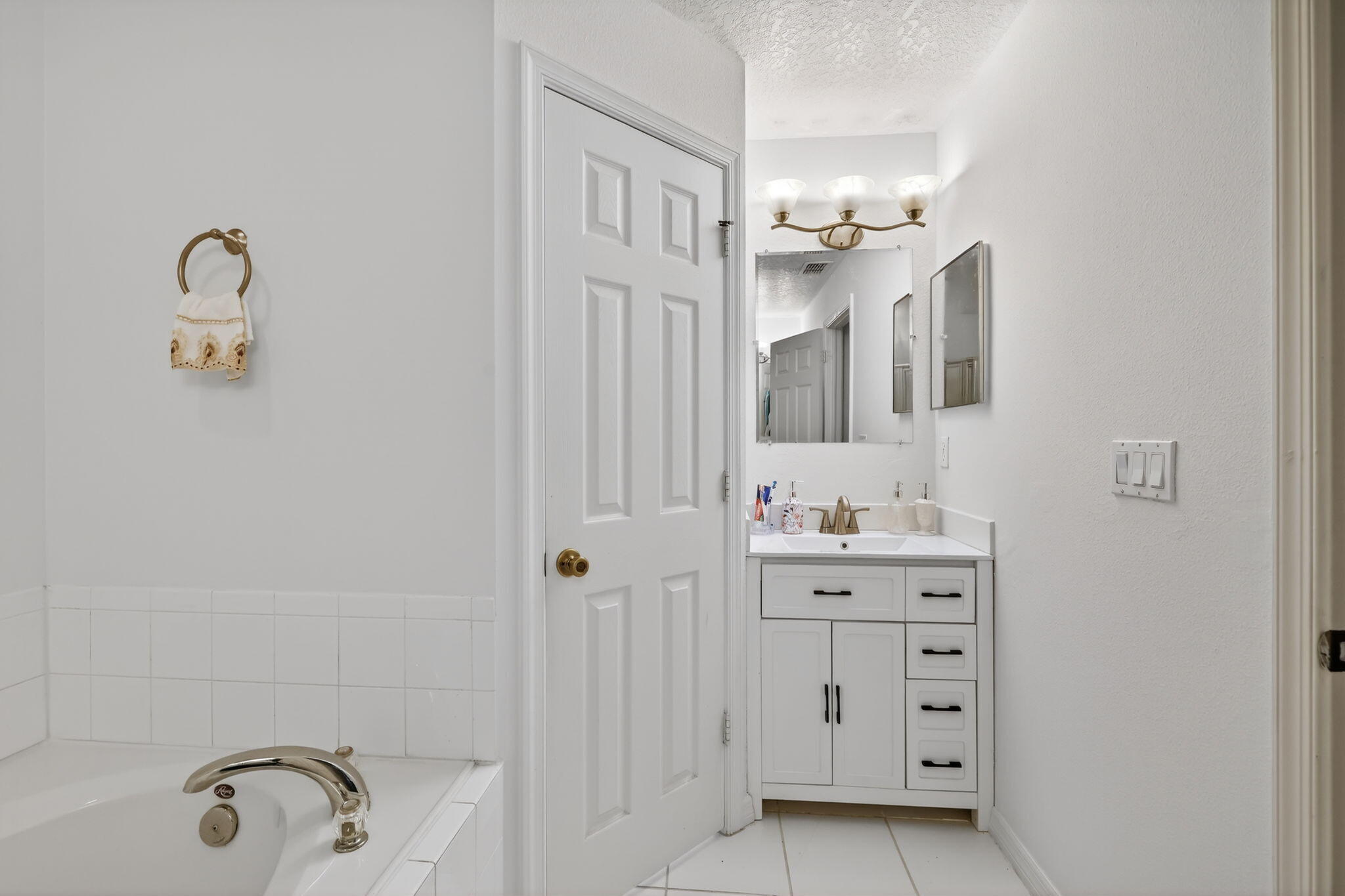1589 Southwest Fortune Road Port St. Lucie, FL 34953 - Photo 27 of 49 31-web-or-mls-3A5A4488