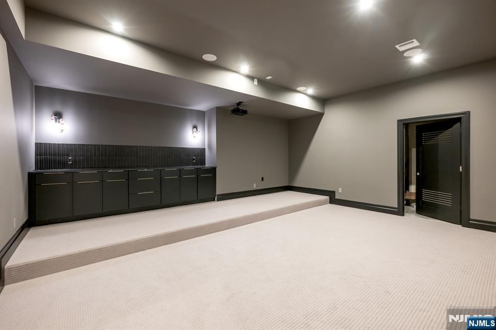 474 Oregon Street Paramus, NJ 07652 - Photo 42 of 44