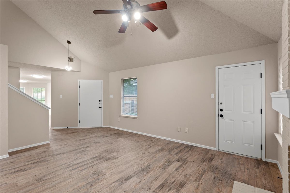 16900 Village Oak Loop Austin, TX 78717 - Photo 5 of 17