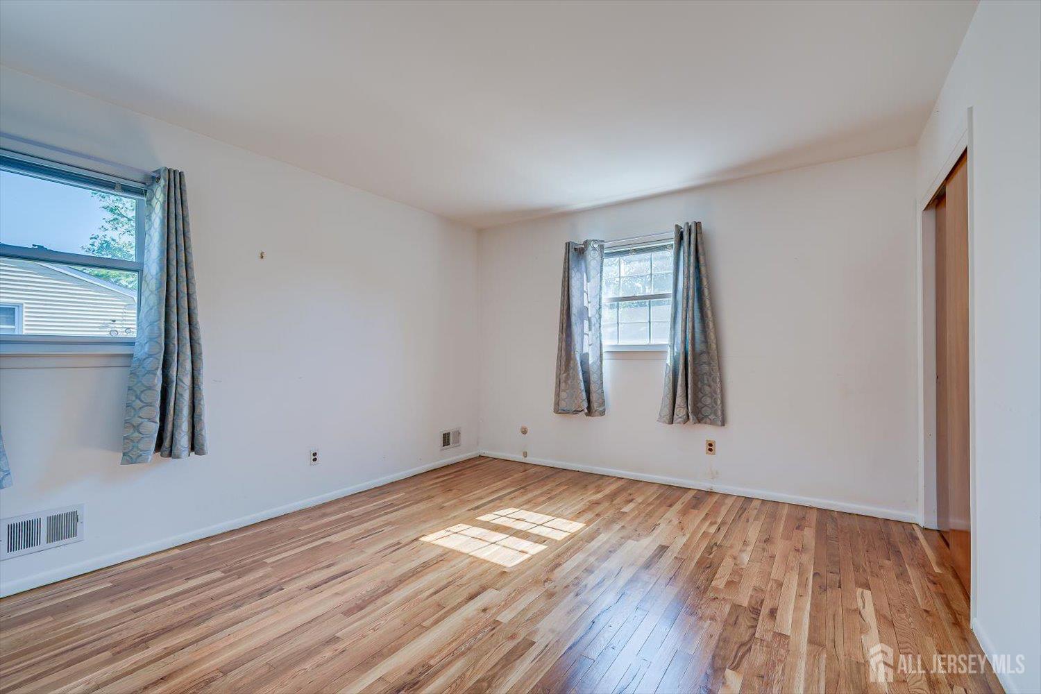 9 Annette Drive Edison, NJ 08820 - Photo 23 of 35