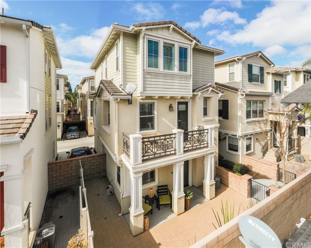 2154 Harmony Way Costa Mesa, CA 92627 - Photo 2 of 20