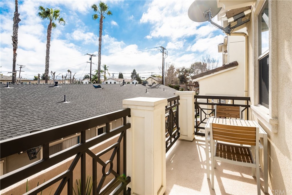 2154 Harmony Way Costa Mesa, CA 92627 - Photo 3 of 20