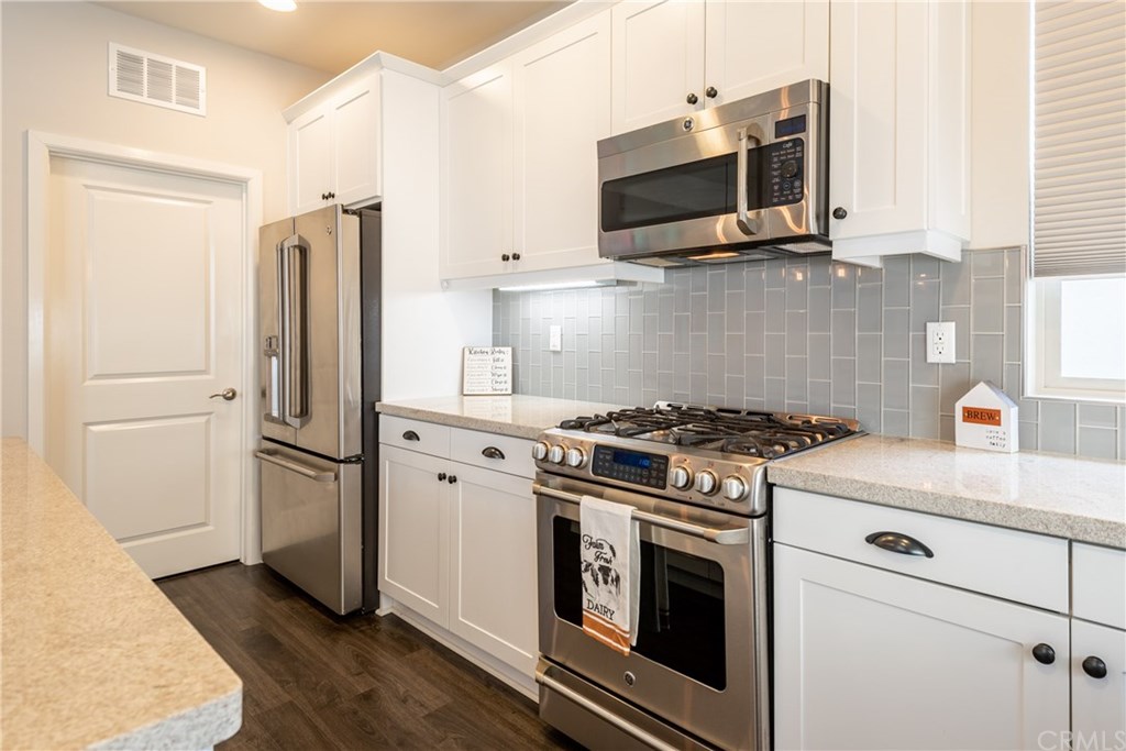 2154 Harmony Way Costa Mesa, CA 92627 - Photo 6 of 20