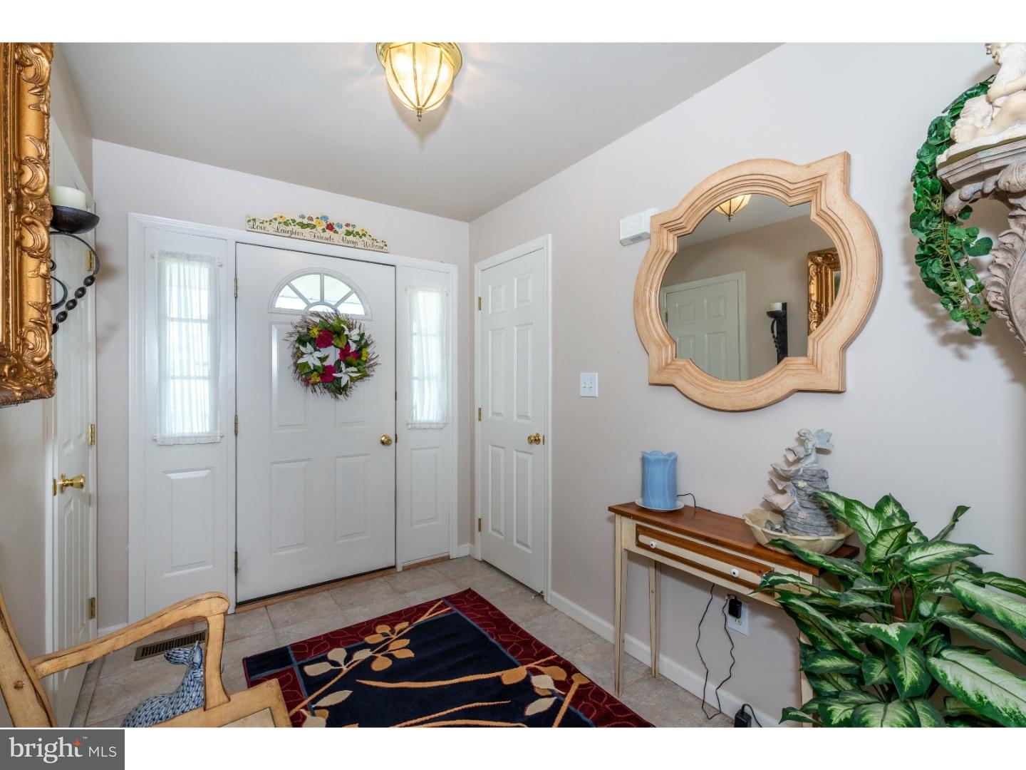 13 Dallas Lane Sinking Spring, PA 19608 - Photo 3 of 23 Foyer